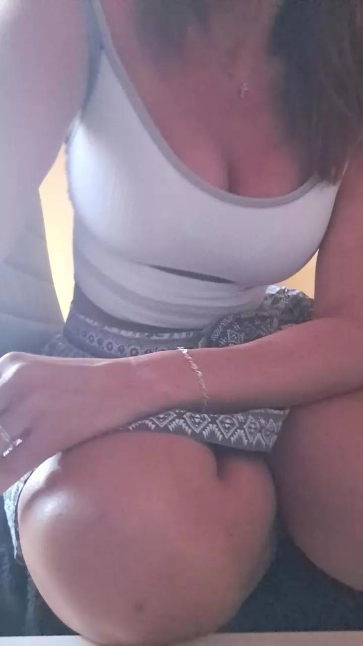 Offline Ywett_Doll on Cam4