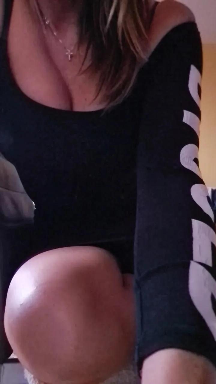 Offline Ywett_Doll on Cam4