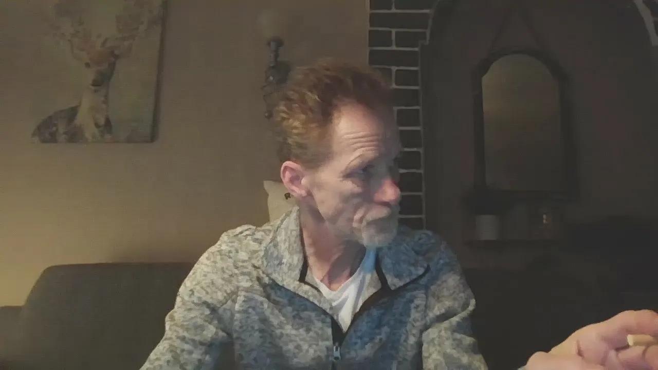 Offline zeigesmir on Cam4