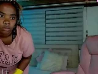 Offline aleja17xxx on CamSoda