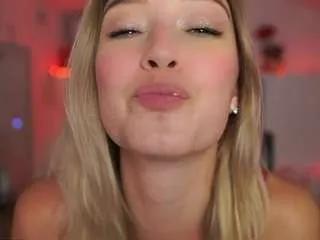 alexistexas18 on CamSoda