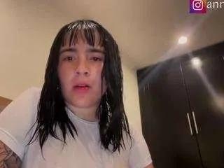 annie-snow on CamSoda 