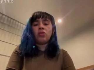 annie-snow on CamSoda 