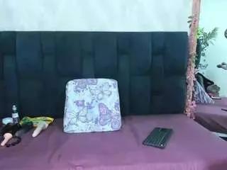 Offline arianadiosa on CamSoda