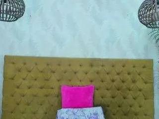 Offline arianadiosa on CamSoda