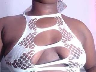 Freechat bigass-ebony on CamSoda