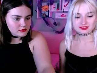 blondie-melisa — show tits [777 tokens remaining]