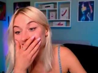 Offline blondie-melisa on CamSoda