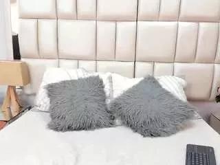 Freechat charrlottegrey on CamSoda