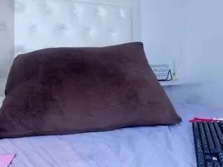 Freechat cocoqueenn on CamSoda