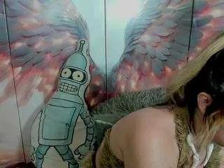 Freechat cristinablue21 on CamSoda