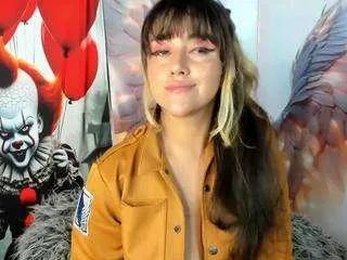 Freechat cristinablue21 on CamSoda