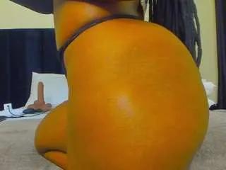 Offline cutie-bootie on CamSoda
