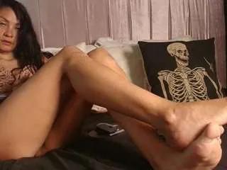 daannyaa — Outside stockings [100 tokens remaining]