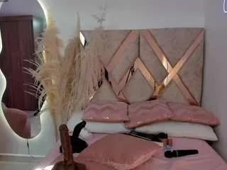 dana-curly on CamSoda 