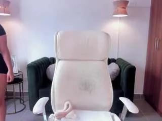 Offline dandara-thompsson on CamSoda