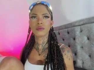 danna-dangerous on CamSoda 
