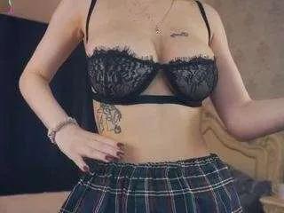 darlinecumby — Take off my shirt completely [49 tokens remaining]