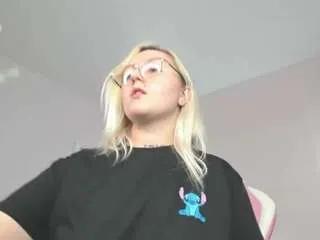 Freechat debbie-taylor on CamSoda