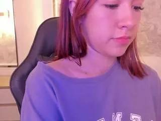 Offline doll-eyees on CamSoda