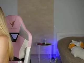 Offline ellyary on CamSoda