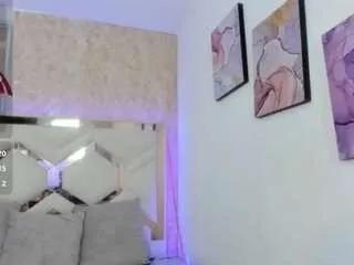 Offline emiily-brrown on CamSoda