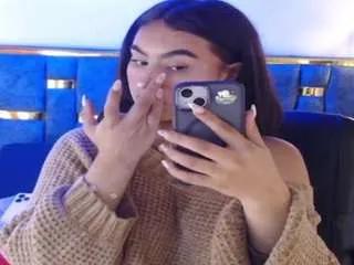 Offline emily-fox-3 on CamSoda