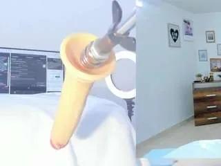 Freechat emily-philip on CamSoda