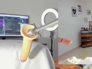 Freechat emily-philip on CamSoda