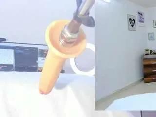 Freechat emily-philip on CamSoda