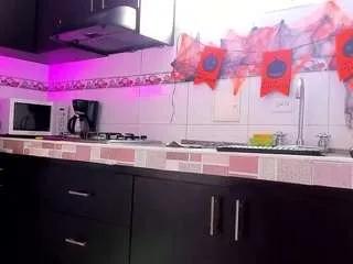 Freechat emma-evaa on CamSoda