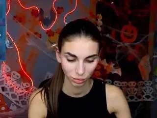 Offline emmigreen on CamSoda