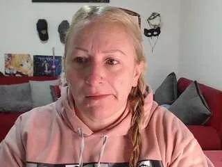 Offline emperatrizmessy on CamSoda