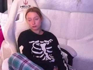 Offline foxymayy on CamSoda