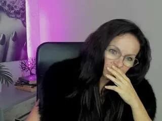 Offline glamhelen on CamSoda
