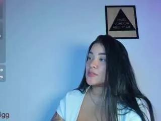 Offline harmony-big-breasts on CamSoda