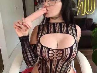 Offline harveymiiller on CamSoda