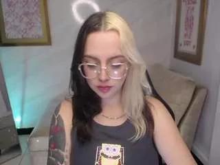 Freechat hela-v on CamSoda