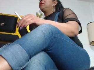 Offline helenahots on CamSoda