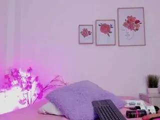 Freechat hellzel-moon on CamSoda
