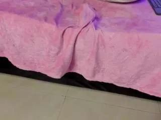 Freechat hellzel-moon on CamSoda