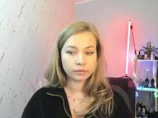 Offline holly95love on CamSoda