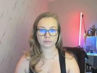 Offline holly95love on CamSoda