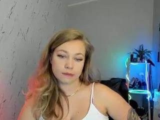 Offline holly95love on CamSoda
