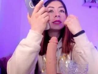 Offline honeya72 on CamSoda