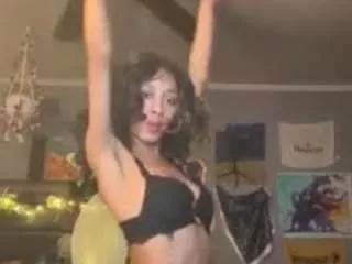 Offline honeydewhigh on CamSoda