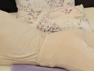 Offline hornymommy38 on CamSoda