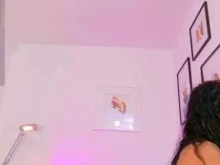 Freechat hotiergirl on CamSoda