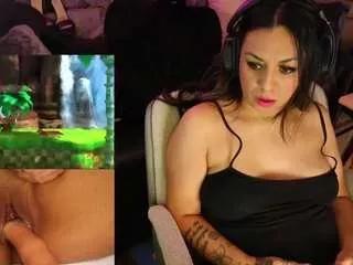 india-rae-blaze on CamSoda 