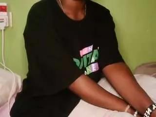 Freechat innocent-howty on CamSoda